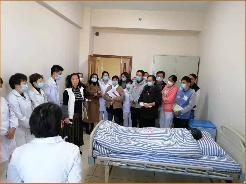 加強(qiáng)應(yīng)急演練  提高應(yīng)急能力 ---云南省精神病醫(yī)院護(hù)理部組織護(hù)理人員消防安全培訓(xùn)及急危重癥患者應(yīng)急演練